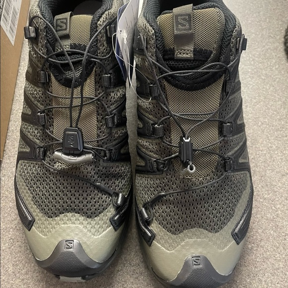Mens Salomon hiking shoes - Picture 3 of 4